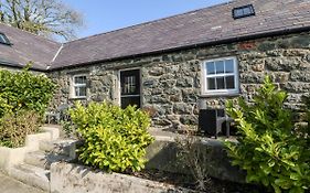 Bwthyn Y Dderwen Oak Cottage